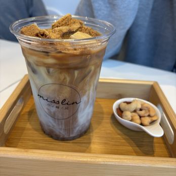 Miss Lin Cafe - Cafes Near Me - Markham, Ontario