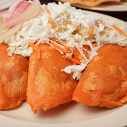 El Sabor Latin Cuisine - Pastelitos Carne Molida
Served with cabbage salad, tomato sauce, and fresh cheese.