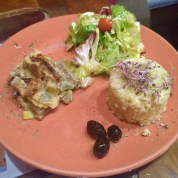 Páprika - " Ragoût " de seitan aux champignons et riz basmati. - Vegan Near Me - Granada, GR Páprika - " Ragoût " de seitan aux champignons et riz basmati. - Vegan Near Me - Granada, GR
