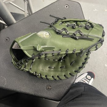 West Coast Sporting Goods - Rawlings heart of the hide first baseman mitt - Sporting Goods Near Me - San Leandro, California West Coast Sporting Goods - Rawlings heart of the hide first baseman mitt - Sporting Goods Near Me - San Leandro, California