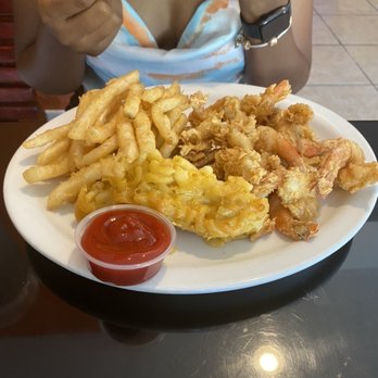 Clive's Cafe - Shrimp & Fries - Caribbean Near Me - Miami, Florida Clive's Cafe - Shrimp & Fries - Caribbean Near Me - Miami, Florida