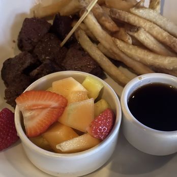 Yard House - Kids Sirloin Steak - New American Near Me - Las Vegas, Nevada Yard House - Kids Sirloin Steak - New American Near Me - Las Vegas, Nevada