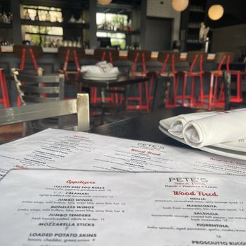Pete's Pizza - Bar area - Pizza Near Me - Chicago, Illinois