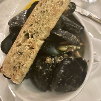 Mama Della's Ristorante - Mussels - Italian Near Me - Orlando, Florida Mama Della's Ristorante - Mussels - Italian Near Me - Orlando, Florida
