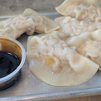 Poke' House - Steamed chicken dumplings - Poke Near Me - Key West, Florida Poke' House - Steamed chicken dumplings - Poke Near Me - Key West, Florida