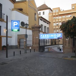 Parking Público Escuelas Pías