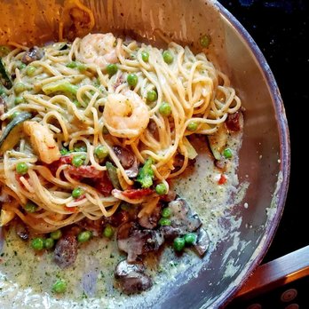 Presto Fast Italian - a bowl of pasta and vegetables - Italian Near Me - York, Pennsylvania