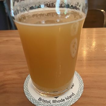Trágmar Ale Works - New NEIPA Sidhe - Brewpubs Near Me - Bristol, Rhode Island
