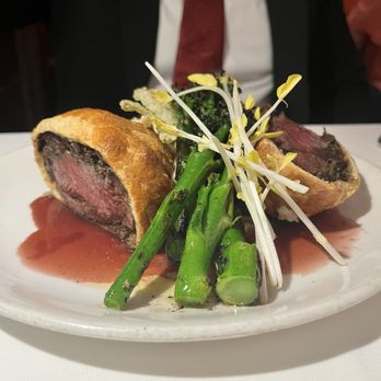 Kres Chophouse - Filet Wellington - Steakhouses Near Me - Orlando, Florida Kres Chophouse - Filet Wellington - Steakhouses Near Me - Orlando, Florida