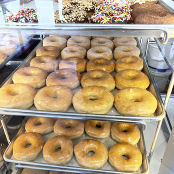 Royal Jelly Donuts - Glazed, sprinkled, and jelly donuts - Donuts Near Me - Vallejo, California