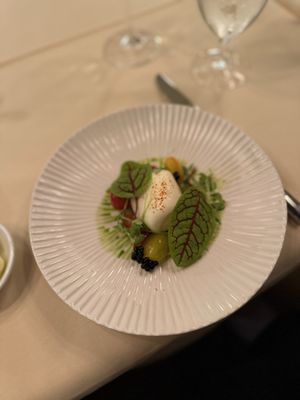 The Garden City Hotel by null