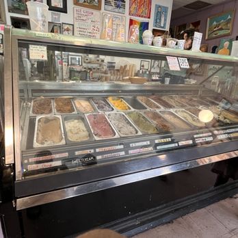 Sparky's Homemade Ice Cream - Ice cream display - Ice Cream & Frozen Yogurt Near Me - Columbia, Missouri