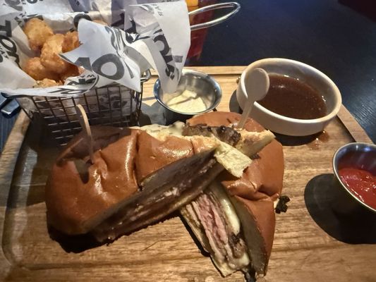 Tom's Watch Bar by null