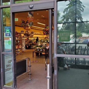 Safeway - Be a Hero where a mask is not the same as MASKS REQUIRED. - Grocery Near Me - Portland, Oregon