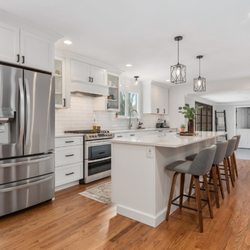 Bestbuilt Kitchen & Bath Design - White kitchen