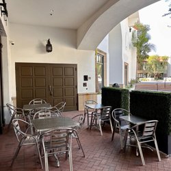 Pura Vida Coffee Society - Outdoor seating