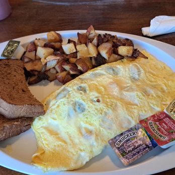 Foxy's Cafe - Veggies Omelette lots of yummy veggies full - Pizza Near Me - Treasure Island, Florida