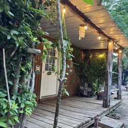 Bend Cafe - Cabins available to stay