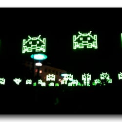 Esplanade Jardin de la Grande Côte - Durant une Fête des Lumières, SpaceInvaders ici même !