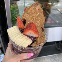 Bondi Road Fruitologist - Açaí bowl with almond butter.