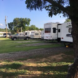 Lazy 8 RV Park - Clean, friendly service . A nice spot at the edge of town right off of US 75 and I-40 close to everything