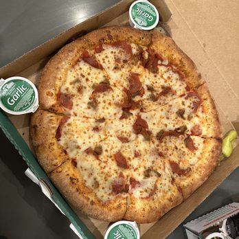 Papa Johns Pizza - Epic Pepperoni-Stuffed Crust Pepperoni Pizza- Looks can be very deceiving.. it was cold ASF and dry! - Pizza Near Me - Las Vegas, Nevada