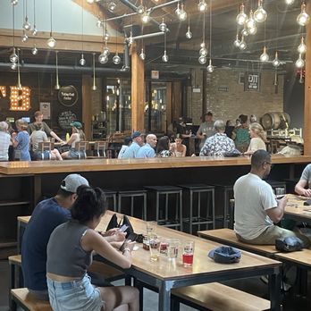 District Brew Yards - Inside seating area - Brewpubs Near Me - Chicago, Illinois