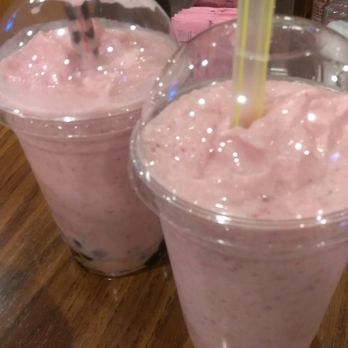 Pho Viet - Strawberry smoothie - Vietnamese Near Me - Eastvale, California