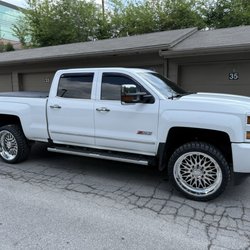 Ewheeldeal.com - 24's on 33x12.5r24