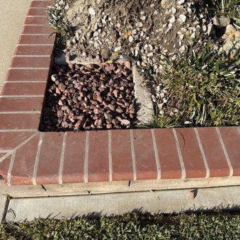 Marios Concrete - Broken retainer wall cap - Masonry/Concrete Near Me Marios Concrete - Broken retainer wall cap - Masonry/Concrete Near Me