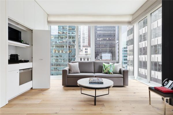 Andaz 5th Avenue, by Hyatt by null