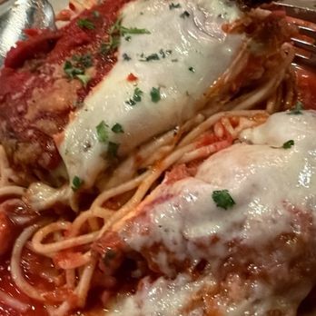 Vito's Italian Kitchen - Have the chicken Parmesan - Italian Near Me - Harrisonburg, Virginia