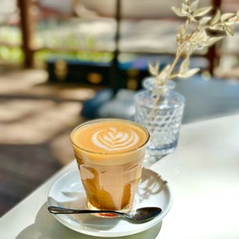 Milligram  - Vanilla latte W/add shot.  Housemade vanilla syrup - Cafes Near Me - Costa Mesa, California