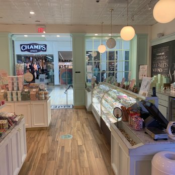 Lolli and Pops - the inside of a store - Chocolatiers & Shops Near Me - San Jose, California