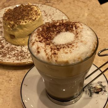 A Brasileira - Cafes Near Me - Lisbon, 11