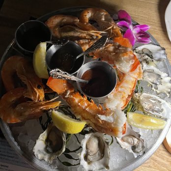Herringbone Waikiki - Skiff plate - Seafood Near Me - Honolulu, Hawaii