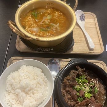 Kimbop - Rymen with some Kimchi and veggies. Beef Korean delicious flavor and sticky rice - Korean Near Me - Miami, Florida Kimbop - Rymen with some Kimchi and veggies. Beef Korean delicious flavor and sticky rice - Korean Near Me - Miami, Florida