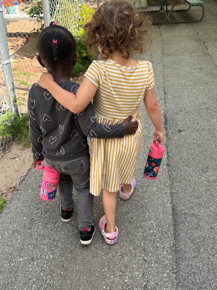 Glendale Montessori School - childcare center in Glendale, CA