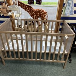 Jawsome - My granddaughter's crib. It's in brand new condition. And even had the toddler bed attachment. Best part it was $80