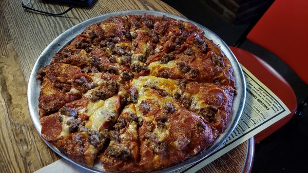 Bonnie & Clyde's Pizza Parlor by null