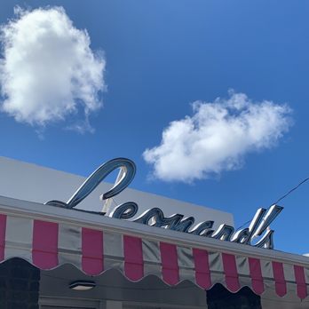 Leonard's Bakery - Outside - Bakeries Near Me - Honolulu, Hawaii Leonard's Bakery - Outside - Bakeries Near Me - Honolulu, Hawaii