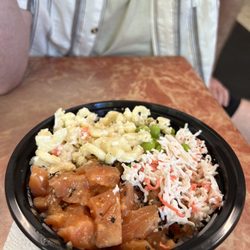 Ohana Kitchen - Poke Bowl with salmon