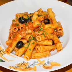 Pizzeria Maininsel - Rigatoni Tonno 8,40 €