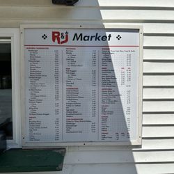 R & J Market - Menu board