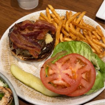 Cypress Lounge & Wine Bar - The most amazing burger and fries - Wine Bars Near Me - Bellevue, Washington