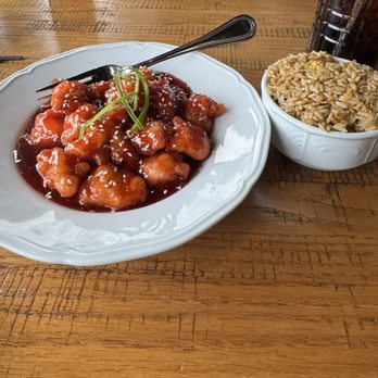 Fortune House Chinese Cuisine - Sesame Chicken 芝麻鸡 - Shanghainese Near Me - Irving, Texas