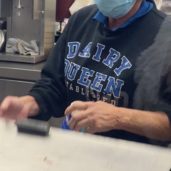 Dairy Queen Store - "I am the owner... I can do what I want" after she slams the window shut on me as I'm speaking to her - Ice Cream & Frozen Yogurt Near Me - Riverside, California