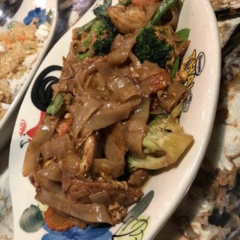 Chiangmai Thai Kitchen - Pad see ewww noodles - Thai Near Me - Terrell, Texas Chiangmai Thai Kitchen - Pad see ewww noodles - Thai Near Me - Terrell, Texas