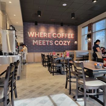Cozy Corner - Old Irving - Beverage station and tables - Breakfast & Brunch Near Me - Chicago, Illinois Cozy Corner - Old Irving - Beverage station and tables - Breakfast & Brunch Near Me - Chicago, Illinois