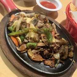 Los Mexicanos Restaurante - Beef Fajitas